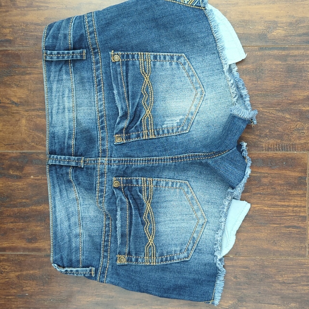 Shorts - Picture 2 of 2